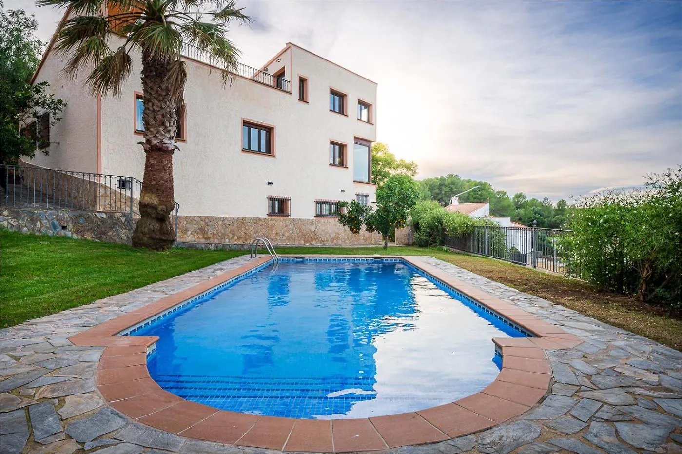 At001 Piscina Privada Y Vistas Villa Tarragona Spain